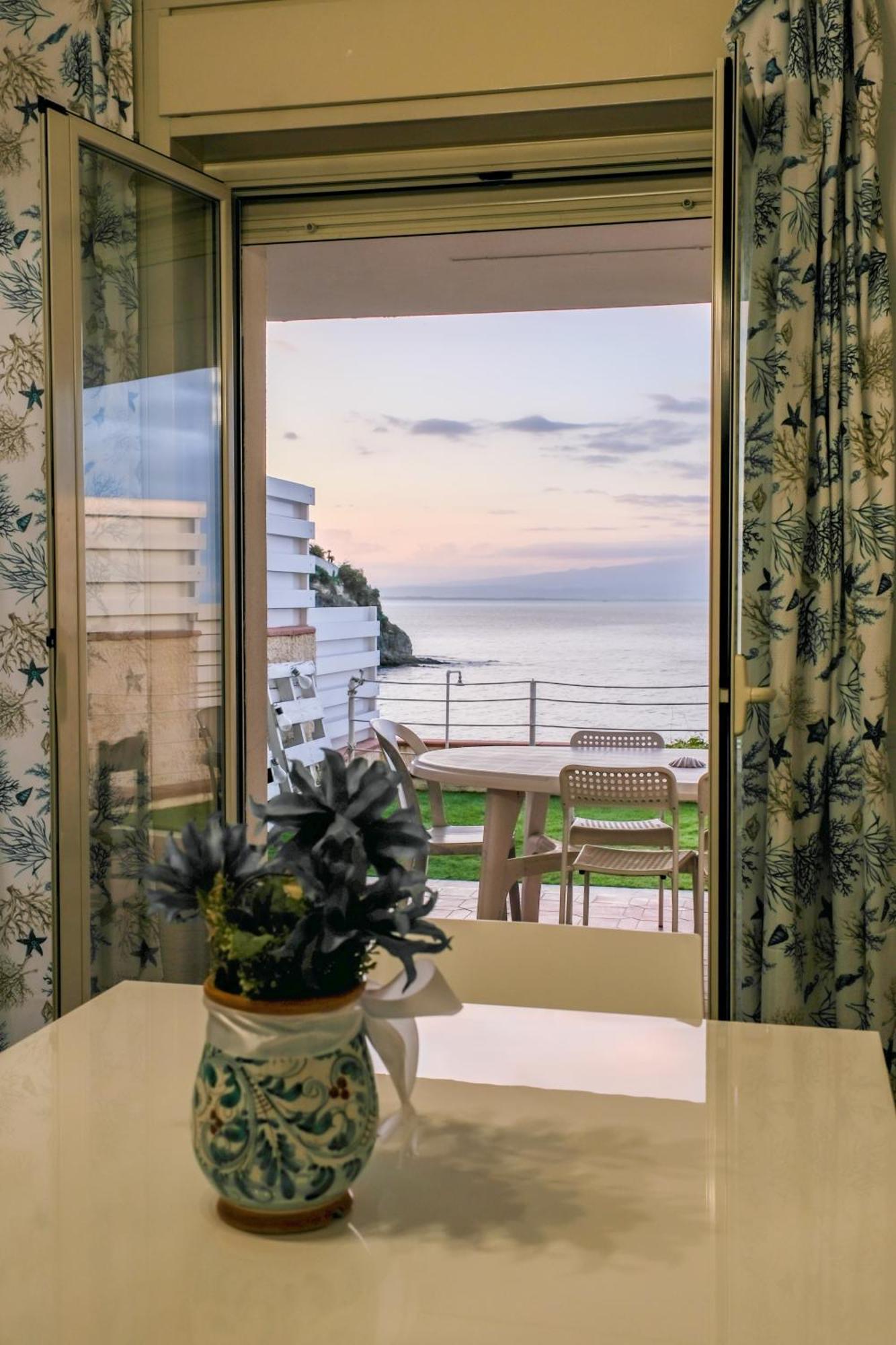 Villa La Vista - Baia Del Gambero Аугуста Экстерьер фото